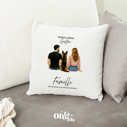 🛋️ Coussin Couple & chien – Personnalisable