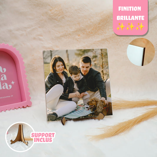 Carreau en céramique 15x15 cm avec support inclus, personnalisé avec votre photo. Cadeau unique et décoratif pour famille, couple, mariage ou animaux.