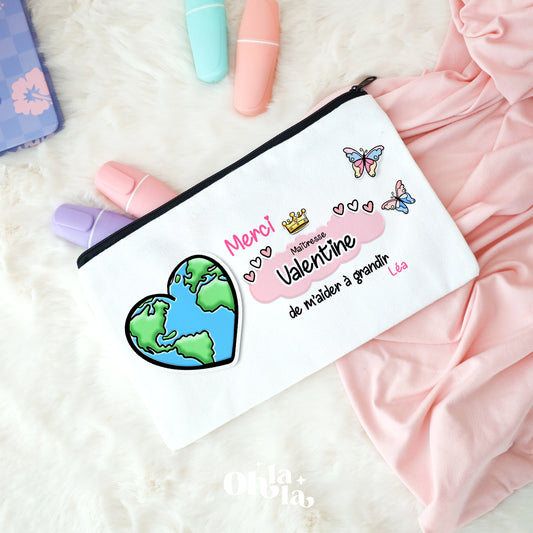 Trousse personnalisable – Pour Maîtresse ou Nounou – “Merci de m’aider à grandir”